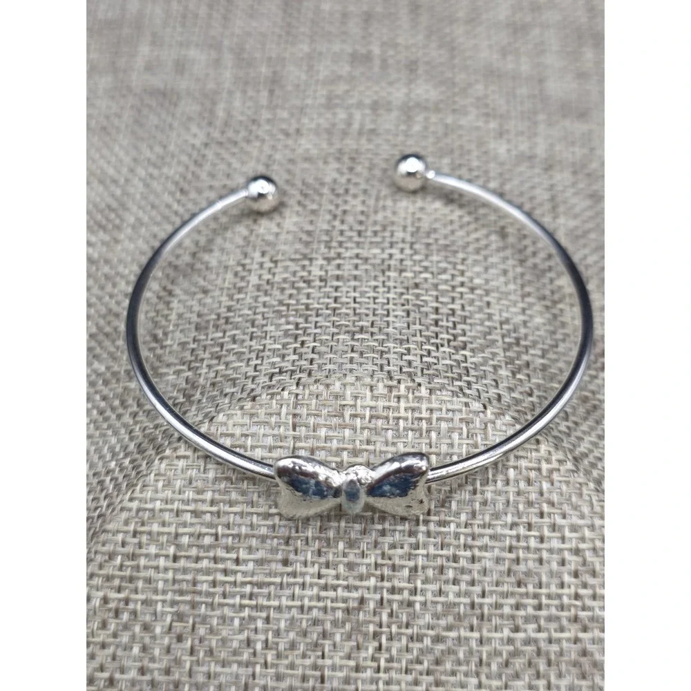 Bow Cuff Bangle Silver Tone Metal Open Circle Ribbon